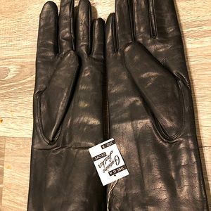 Vintage Genuine leather gloves w/ soft fur lining